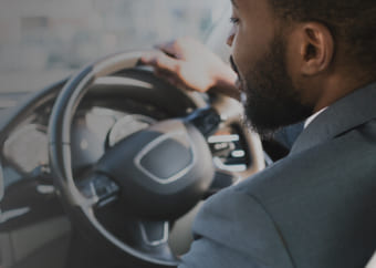 Choufer driving a vehicle